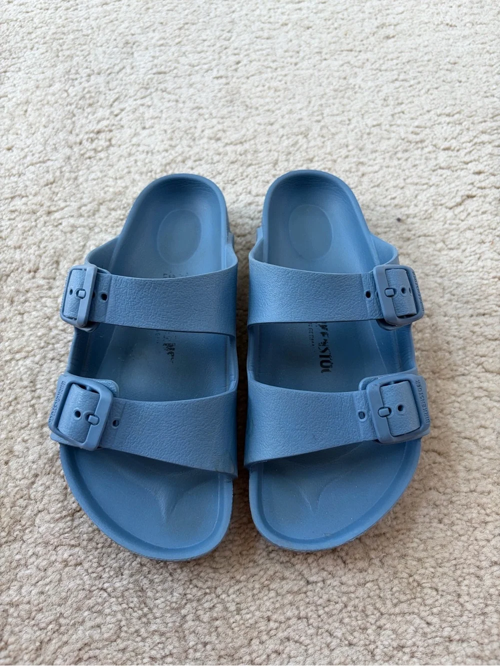 Birkenstock Big Kid Size 1, EU 32 Light Blue Arizona Slide Sandals